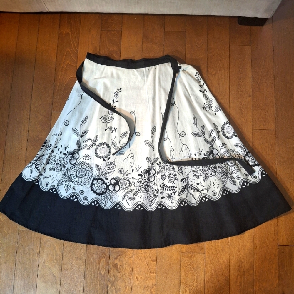 Cotton Foral Black and White Wrap Skirt OS